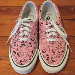 Womens SZ 6.5 PeanutsXVans Sneaker Classics